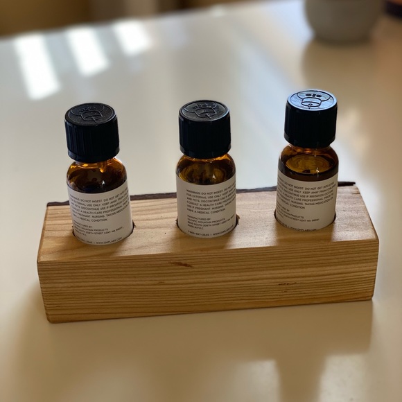 AROMA ARIA ESSENTIAL OIL TRIO SET W/ BARK STAND - Picture 2 of 3